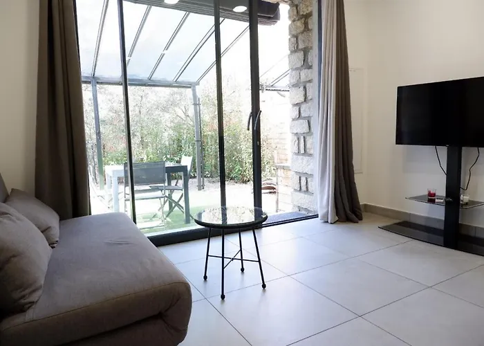N7 Maison T2 Climatise Avec Jacuzzi Prive